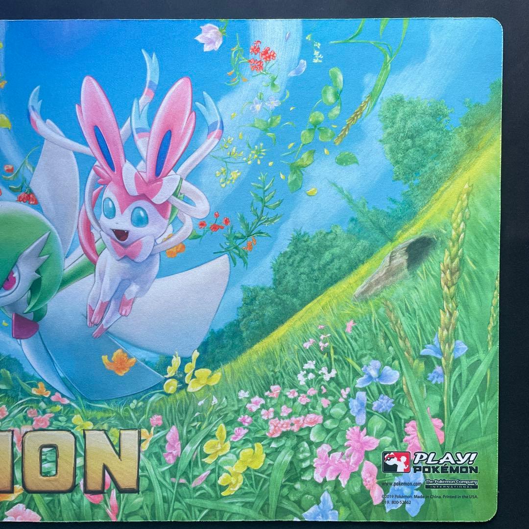 サーナイト&ニンフィア　CHAMPION 海外プレイマット