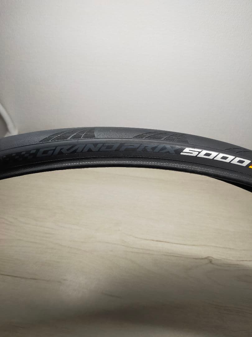 走行わずか　GP5000 700X28c クリンチャータイヤ