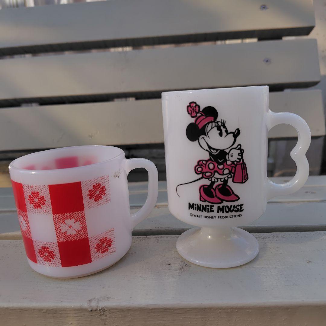 ファイヤーキング　ミニーマウスマグカップとギンガムチェックマグカップ