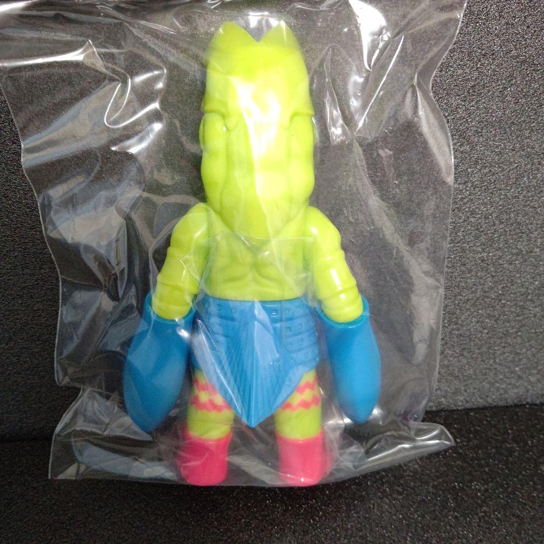 ソフビ ウルトラ怪獣 バルタン星人 One up. × KAIJIN