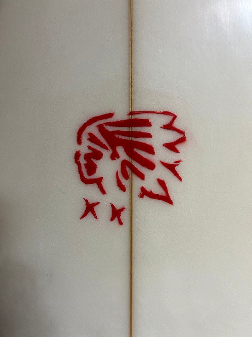 サーフボード 赤いインディアンロゴ クリーム色　5.6