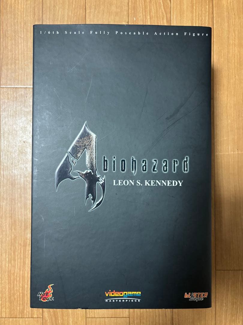ホットトイズ　バイオハザード４　レオン　HOT TOYS RE4 バイオ４