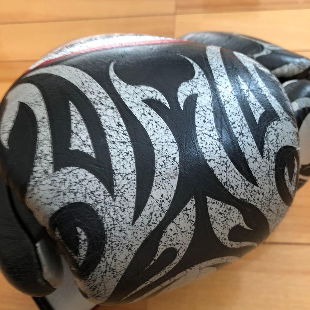 本革レザーTWINS【ツインズ】キックボクシングムエタイグローブ 黒/銀8オンス