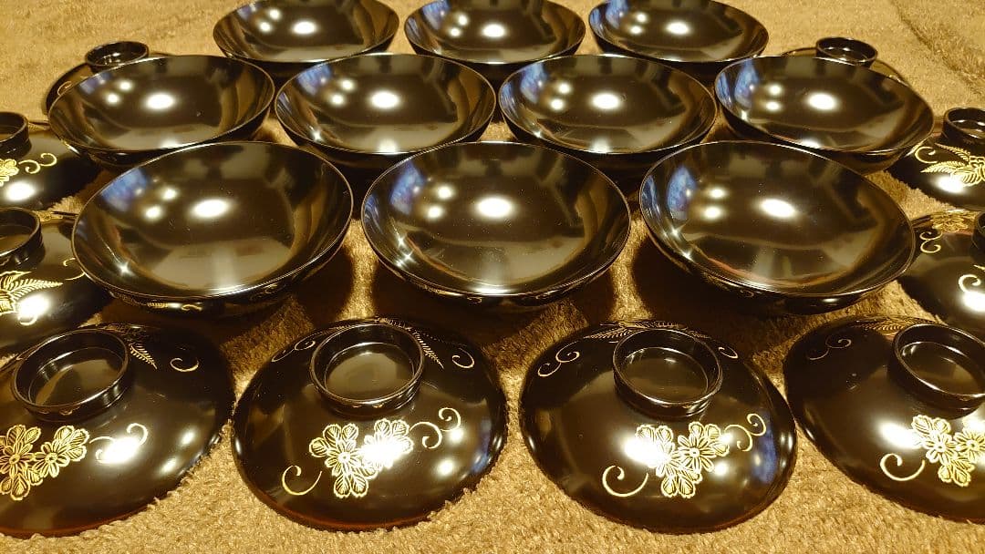 輪島塗　漆器　金蒔絵　蒔絵　沈金　蓋椀　華唐草　唐草　人間国宝　１０客