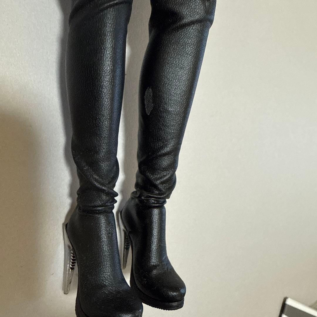 Selina Kyle キャットウーマン　フィギュア　ホットトイズ