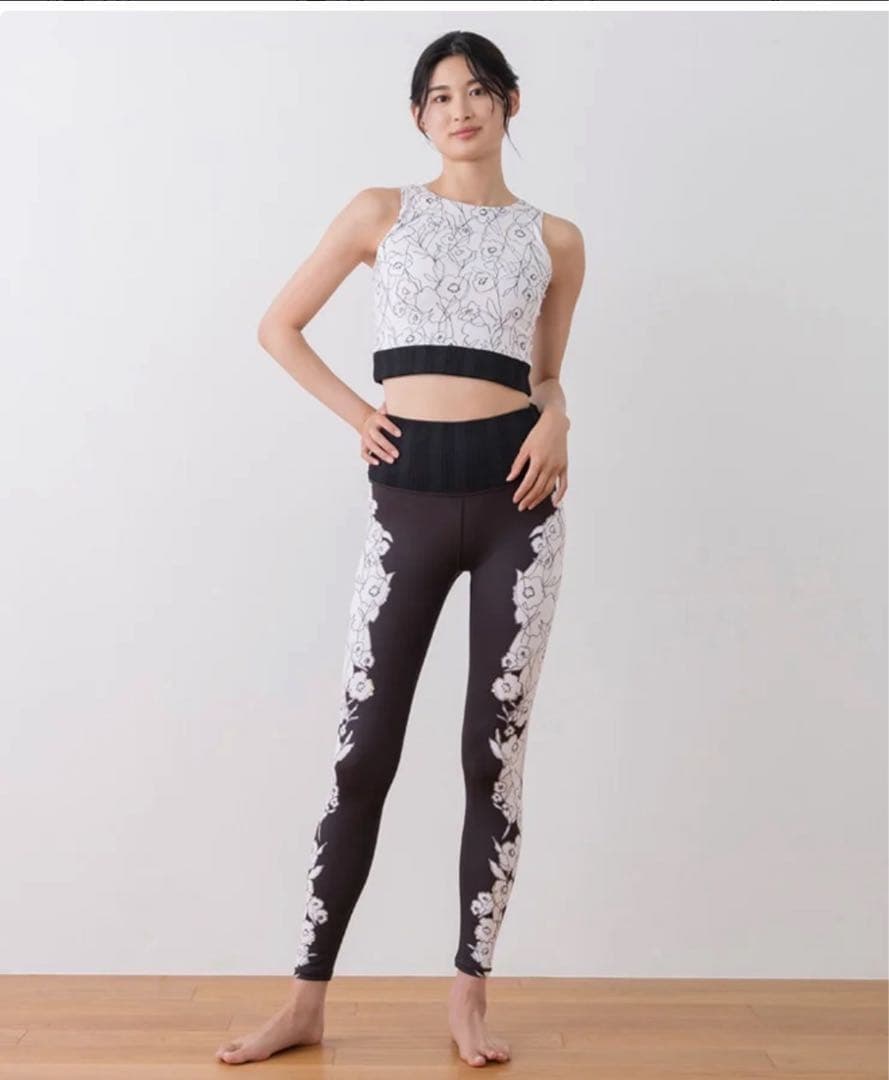 【SUKALA】 ドローイングフラワーショートタンクトップ アイボリー ヨガ