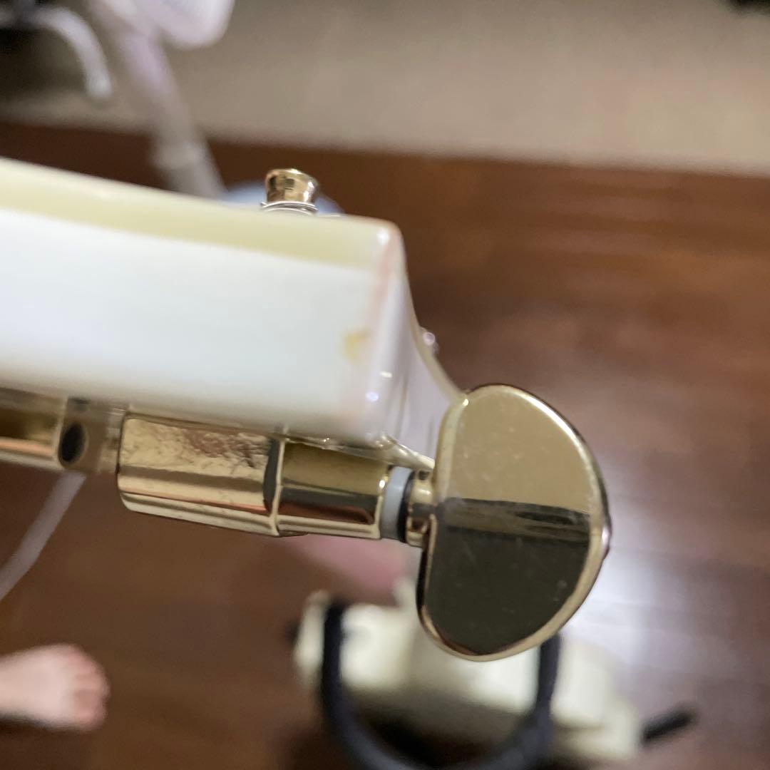 Grass Roots エレキギター　レスポール　白　型番:GC2240559