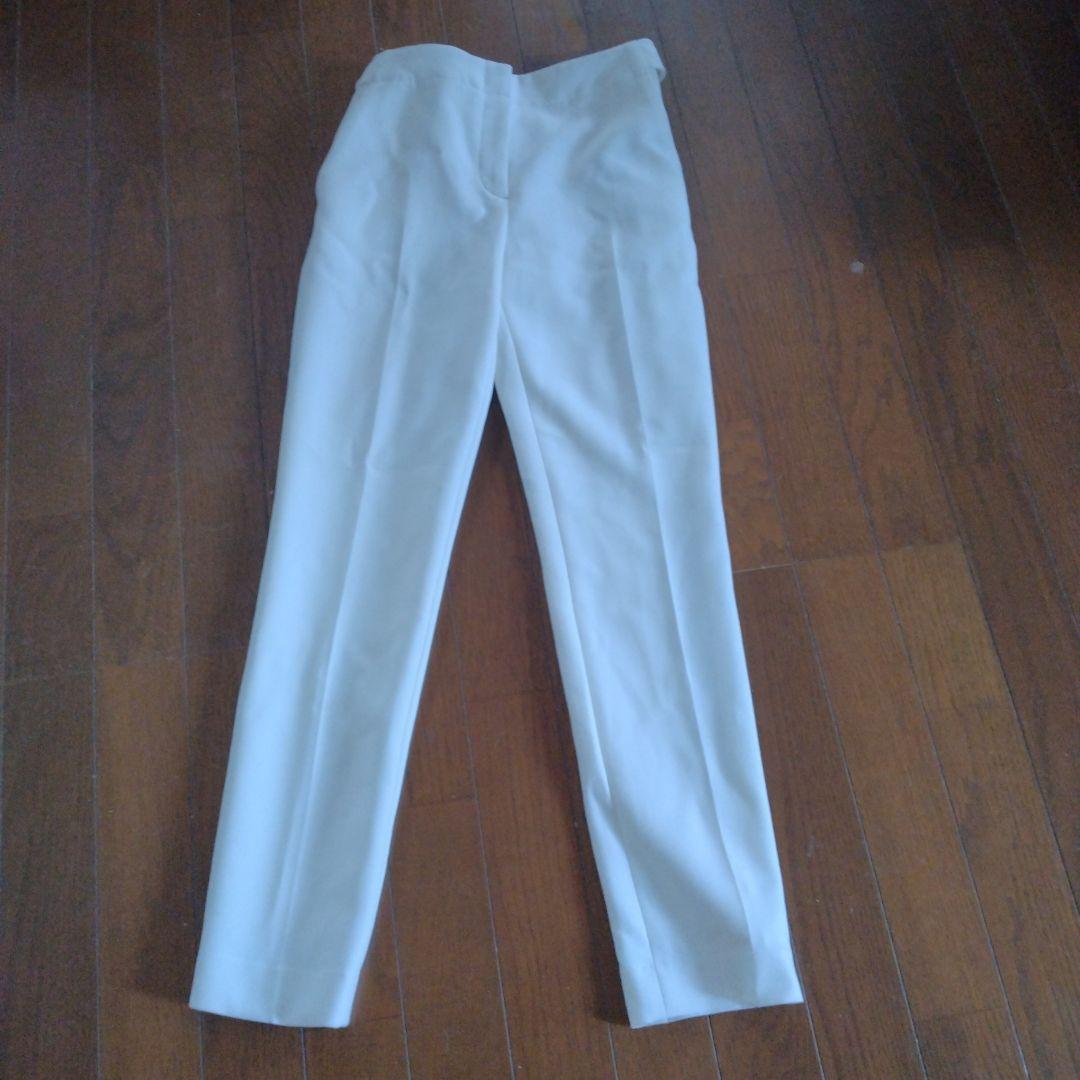 Theory　定番白パンツ