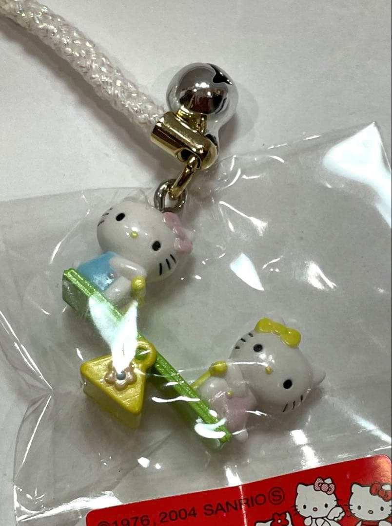 日*4様 ハローキティ 根付 ストラップ　キティーミミイ　シーソー