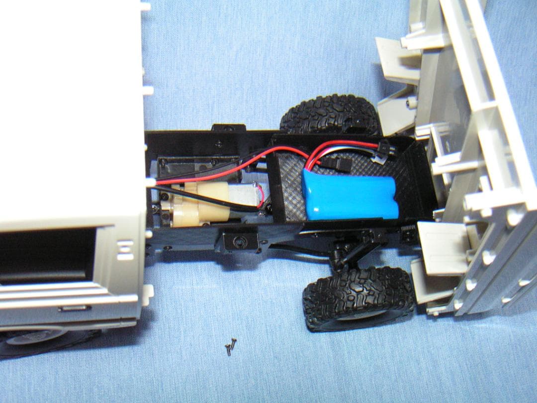 WPL D12 白 4WD化 (WPL JAPAN C14を使用)