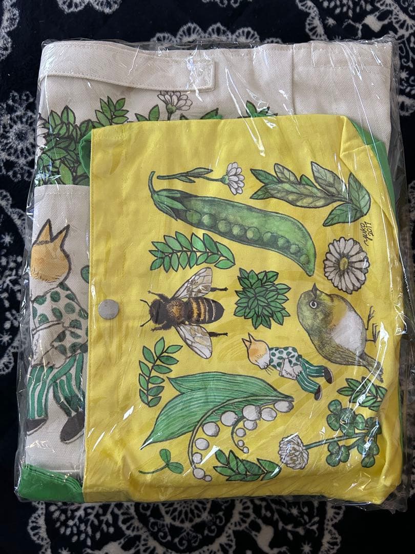 ヒグチユウコ✖️ホルベイン　みつろうクレヨンファミリーバッグセット