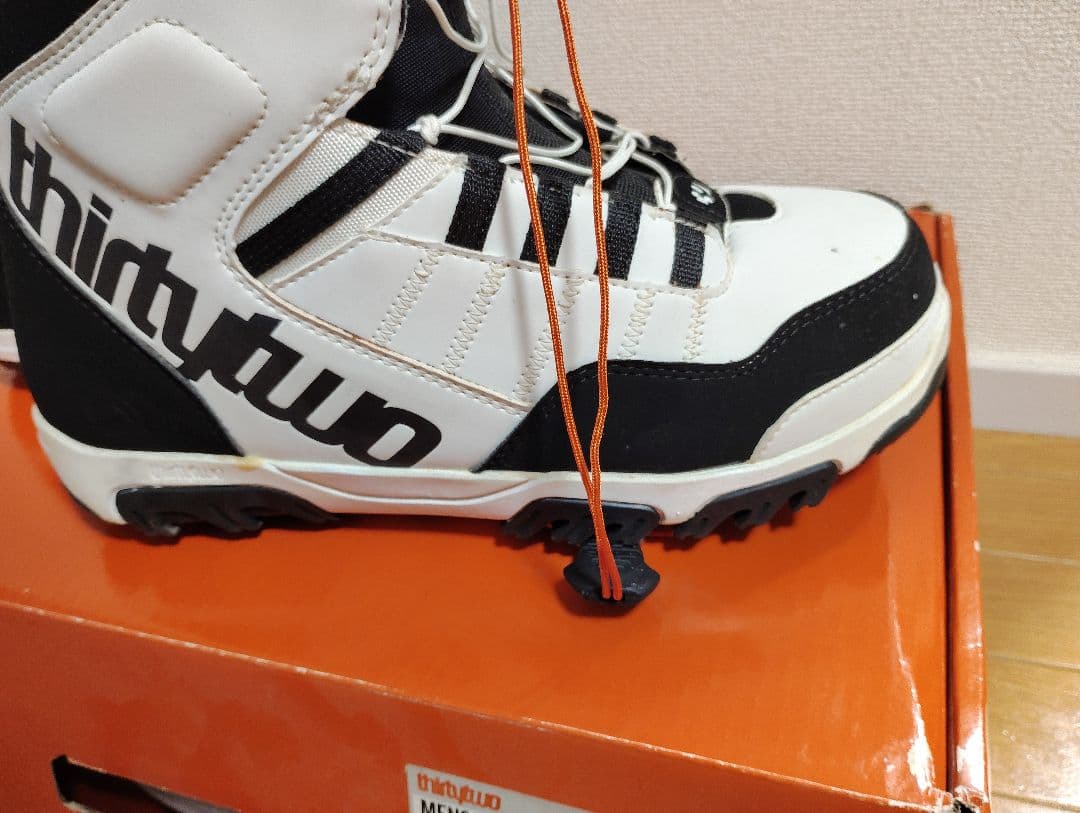 THIRTYTWO サーティーツー スノーボードブーツ 27～28.5