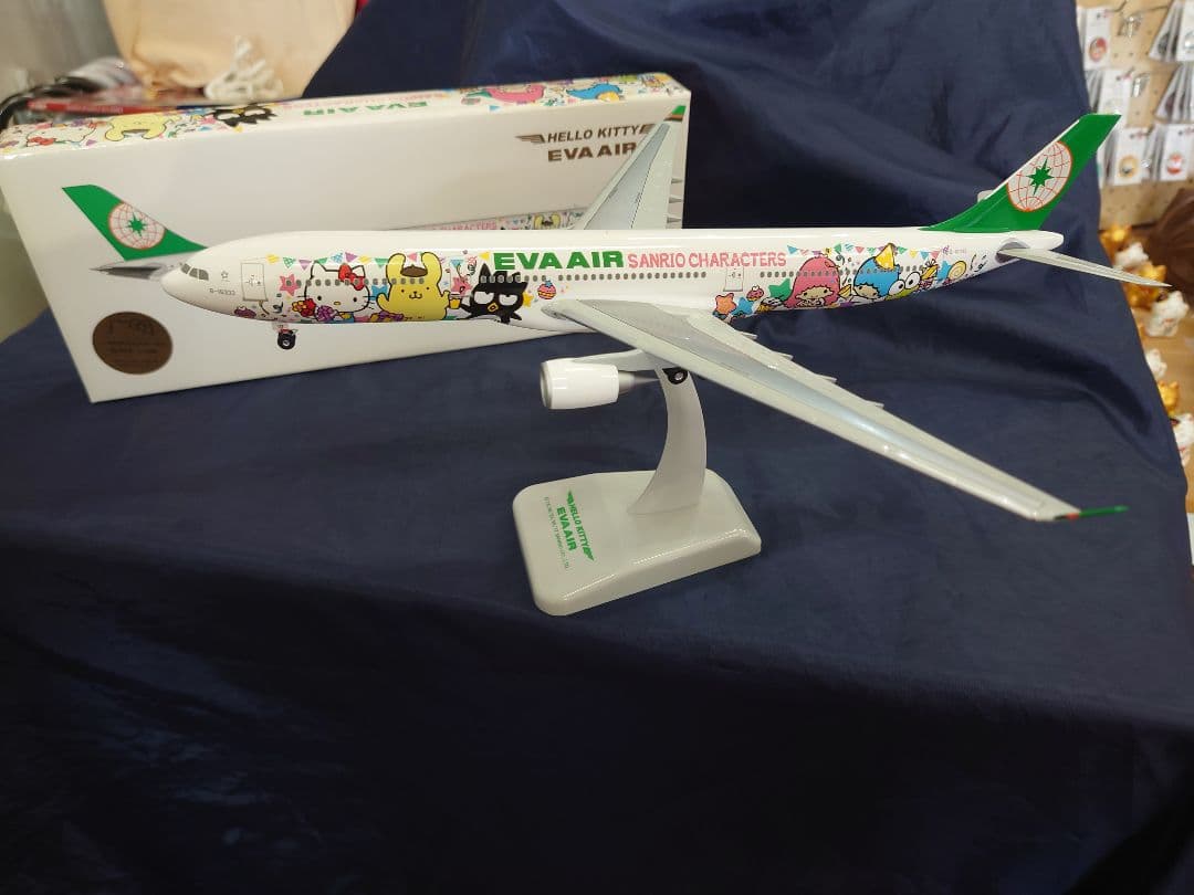 1/200 AIRBUS A330 サンリオ ハローキティジェット EVAAIR