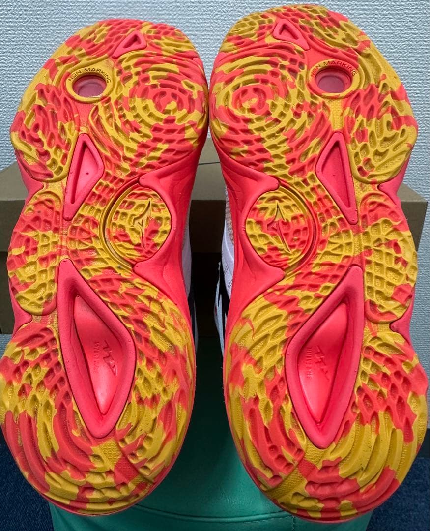 ミズノ（MIZUNO）バレーボールシューズ ウエーブモーメンタム エリート