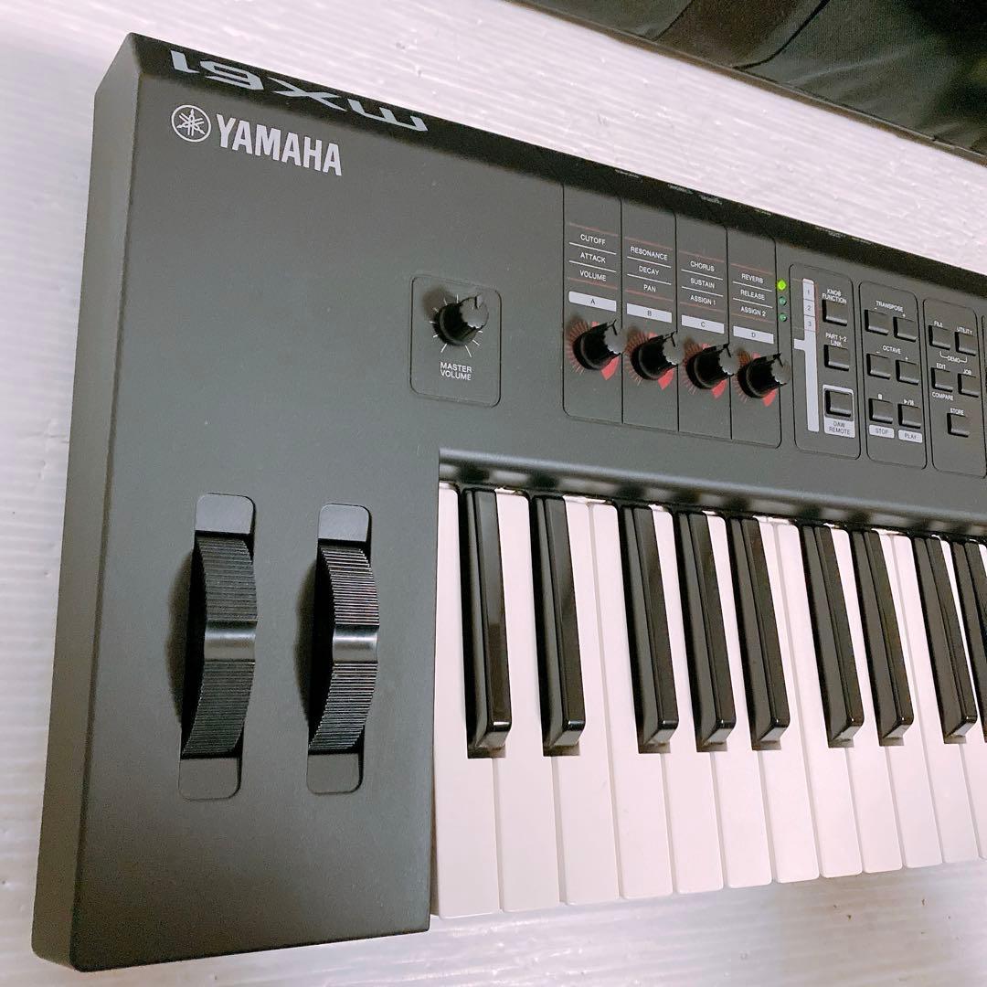 YAMAHA MX61 シンセサイザー　専用ケース付属