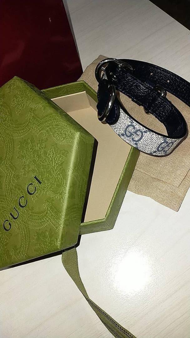 真英GUCCI グッチ　首輪　小型【箱付き】