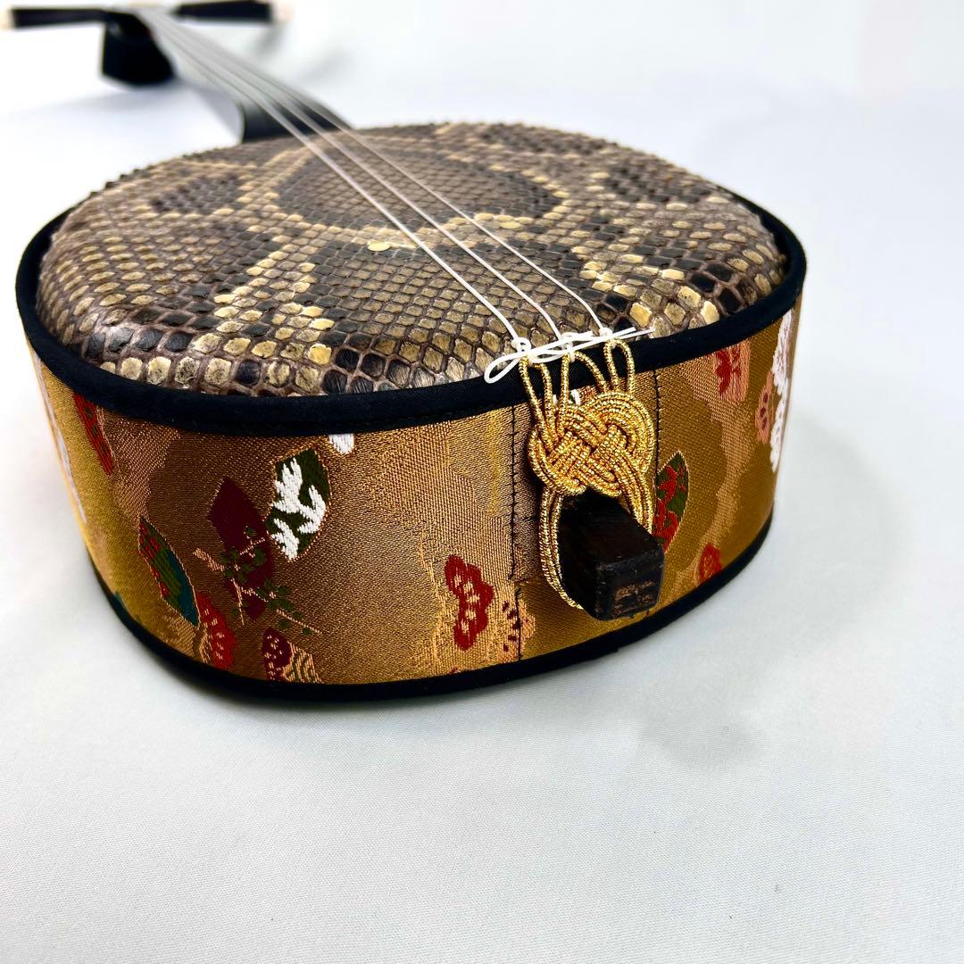 【美品】沖縄 三線 本革 蛇革 ハードケース付 付属品多数 初心者入門