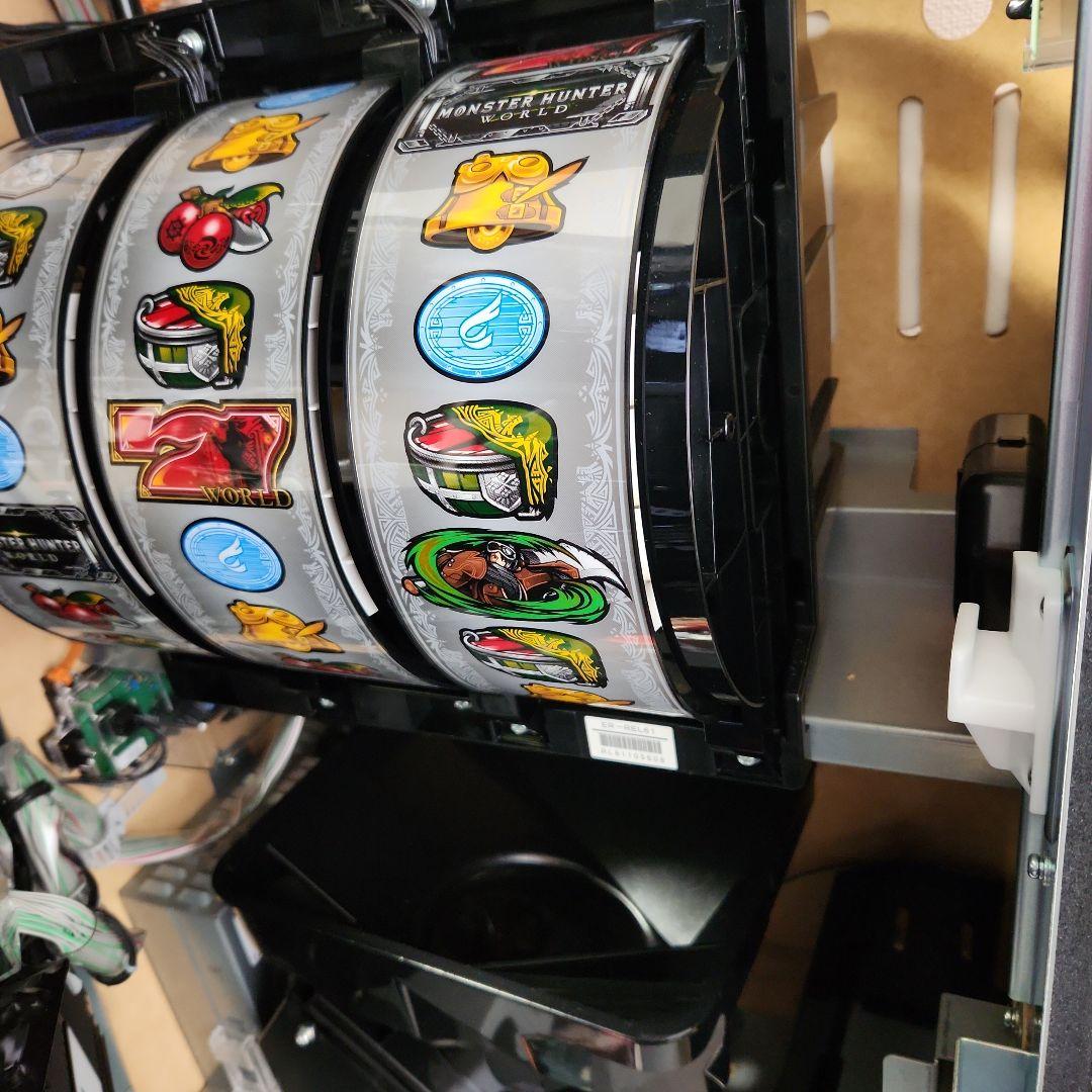 MONSTER HUNTER WORLD スロットマシン