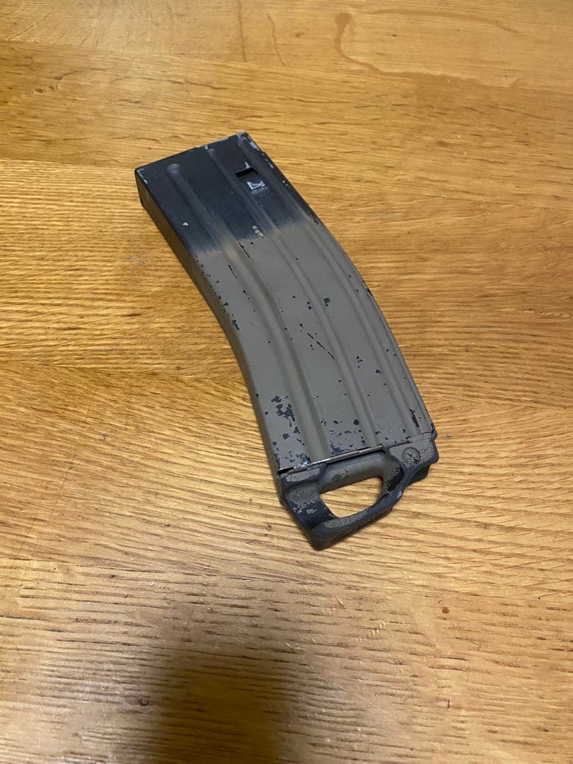 東京マルイ次世代電動ガン　M4系ノーマルマガジン　カスタムバンパー付き