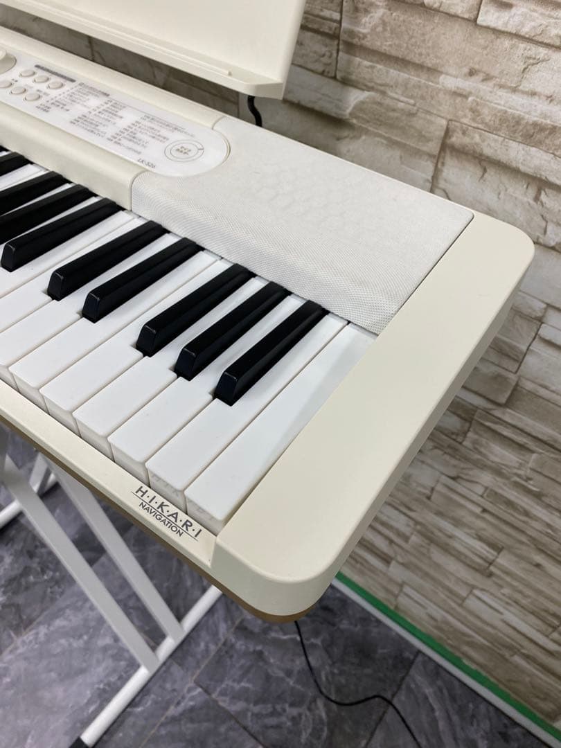 カシオ　電子キーボード　LK-526 2022年製　61鍵盤
