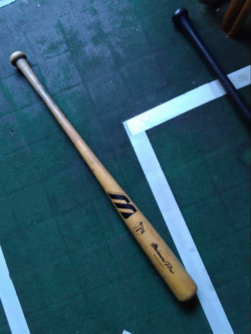 阿部慎之介選手（ジャイアンツ10）現役時代バットサインなし