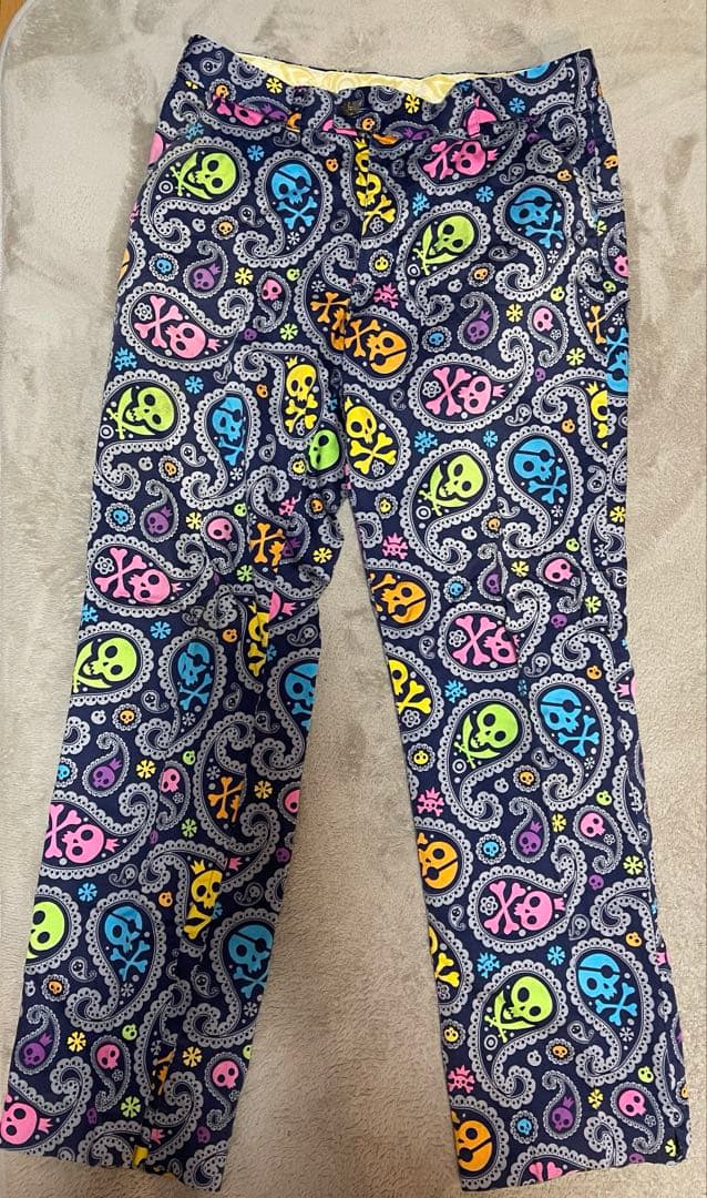 ラウドマウス　ゴルフパンツとキャップ　スカル柄