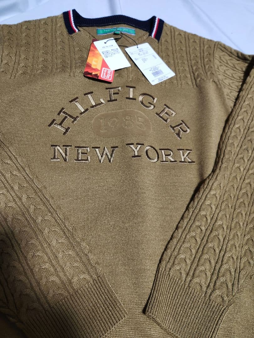 トミーヒルフィガー　ケーブルニットセーター カーキ 新品タグ付き