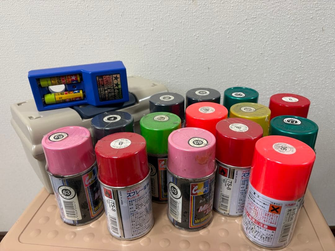 プラモデル　タミヤ＆グンゼ　スプレー缶１４本セットと他用具