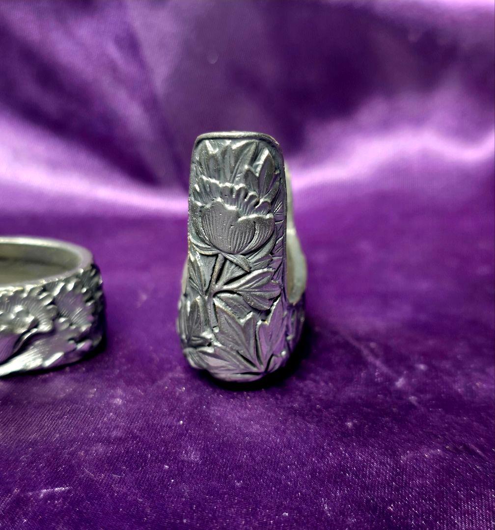 牡丹 高彫　縁頭鐺三点一作　刀装具