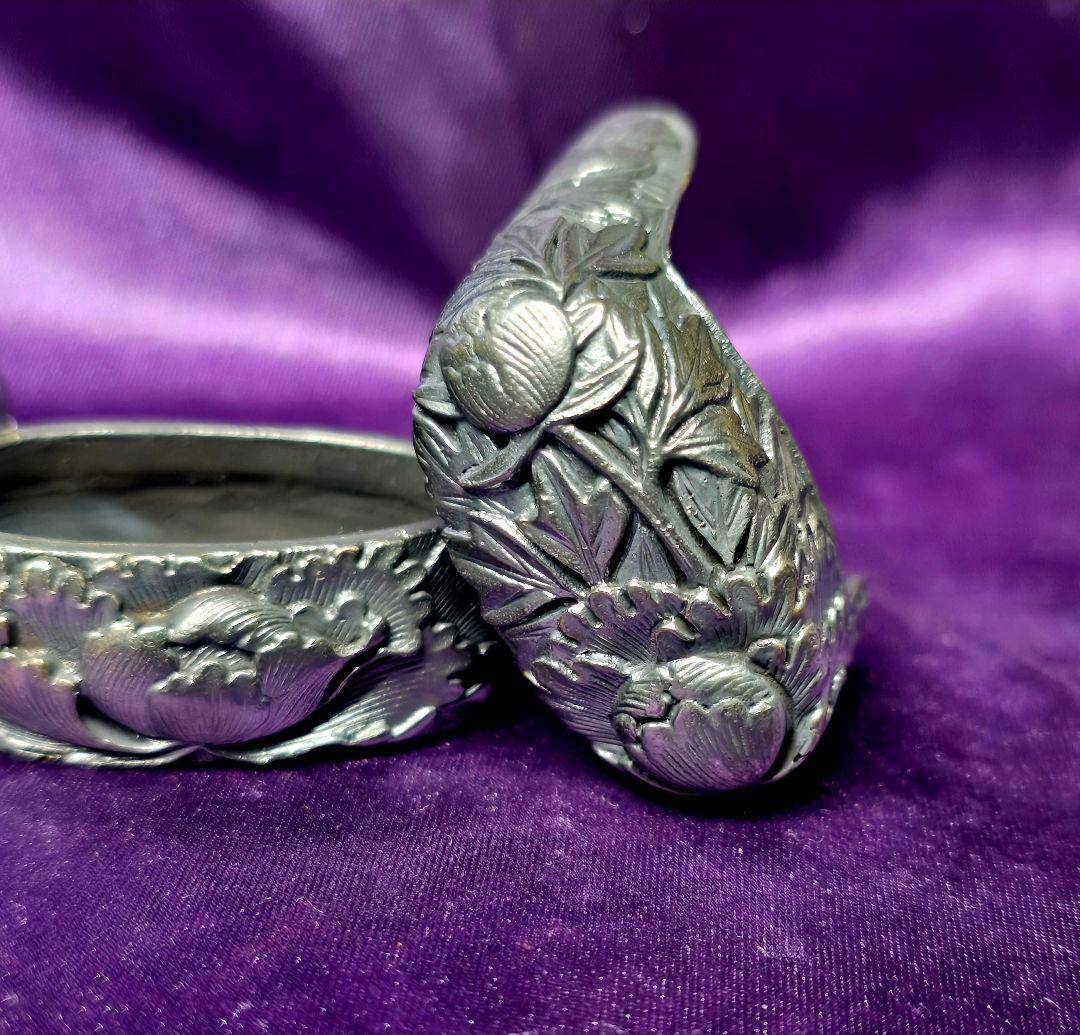 牡丹 高彫　縁頭鐺三点一作　刀装具