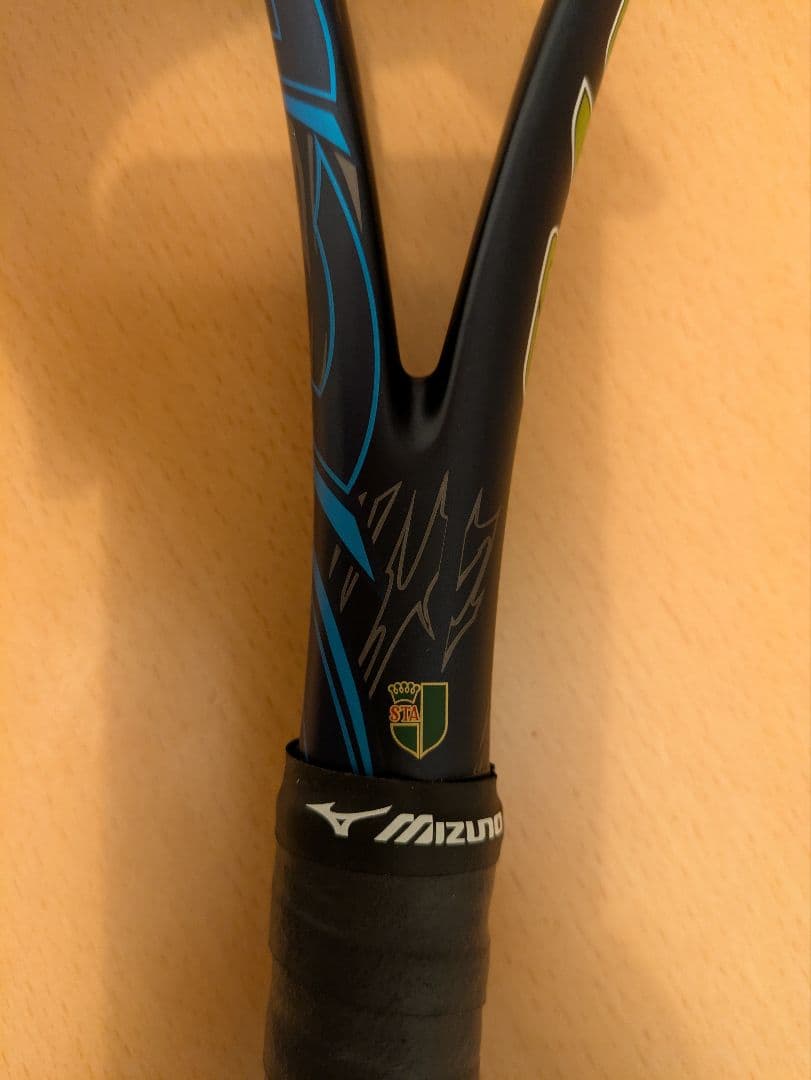 今だけ値下げ！！ミズノ ラケットカバー付