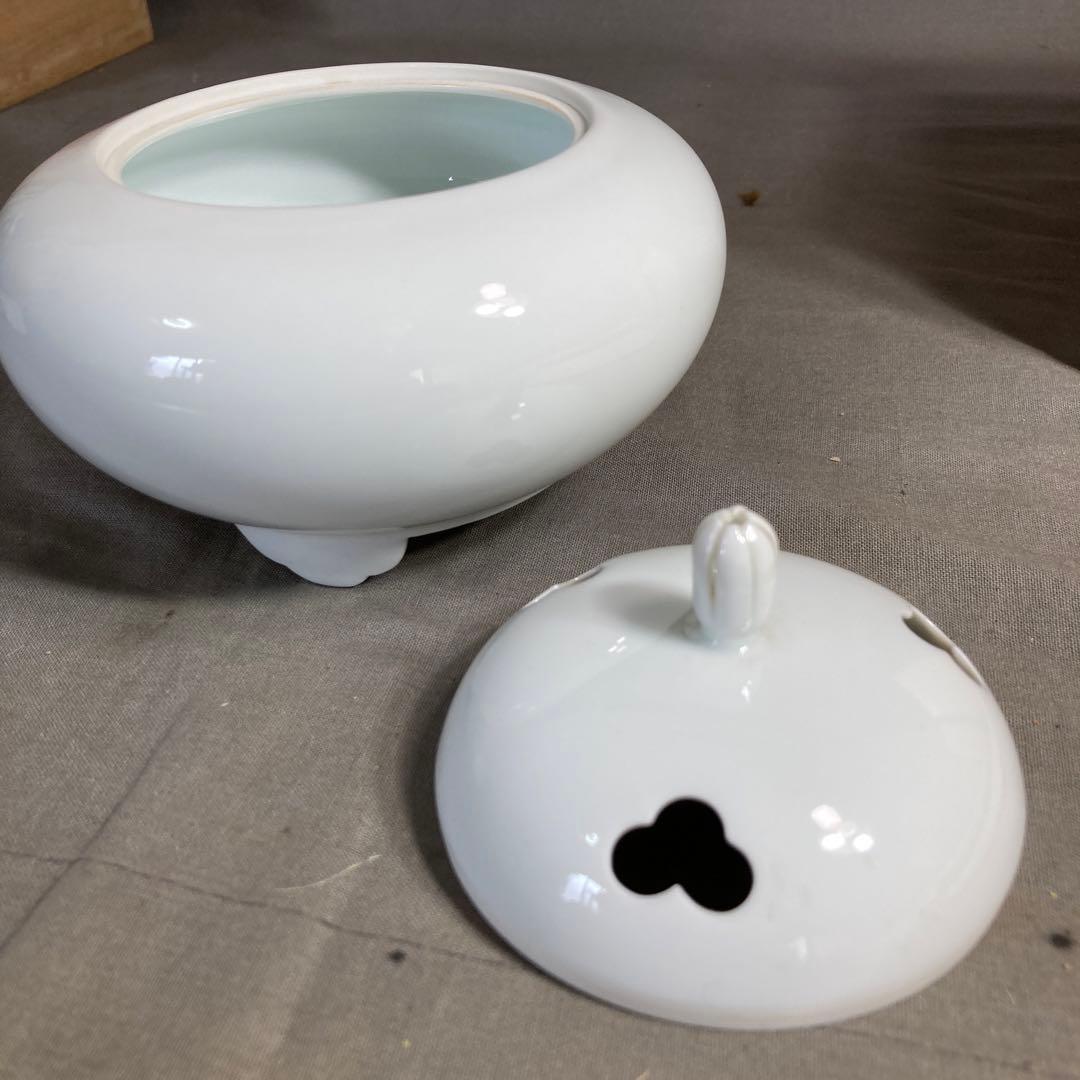 【井上萬二】白磁の伝統　日本工芸会　日本の名窯　人間国宝　井上萬二作　白磁　香炉