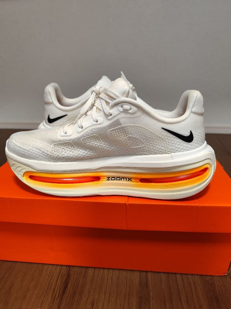 NIKE ボメロプレミアム ホワイト/オレンジ 27.0cm