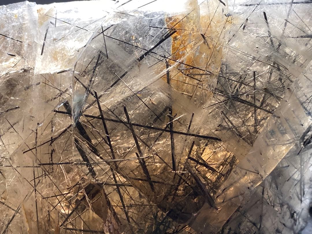 ザギマウンテンクォーツ　ザギ水晶　ザキ鉱山　エジリン　873gラビカイト入り