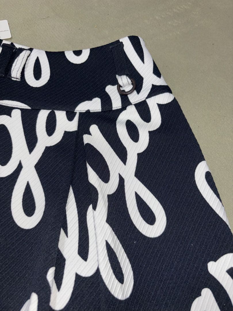 （新品）パーリーゲイツ、筆記体ロゴグラフィック柄、セットアップ、サイズ00