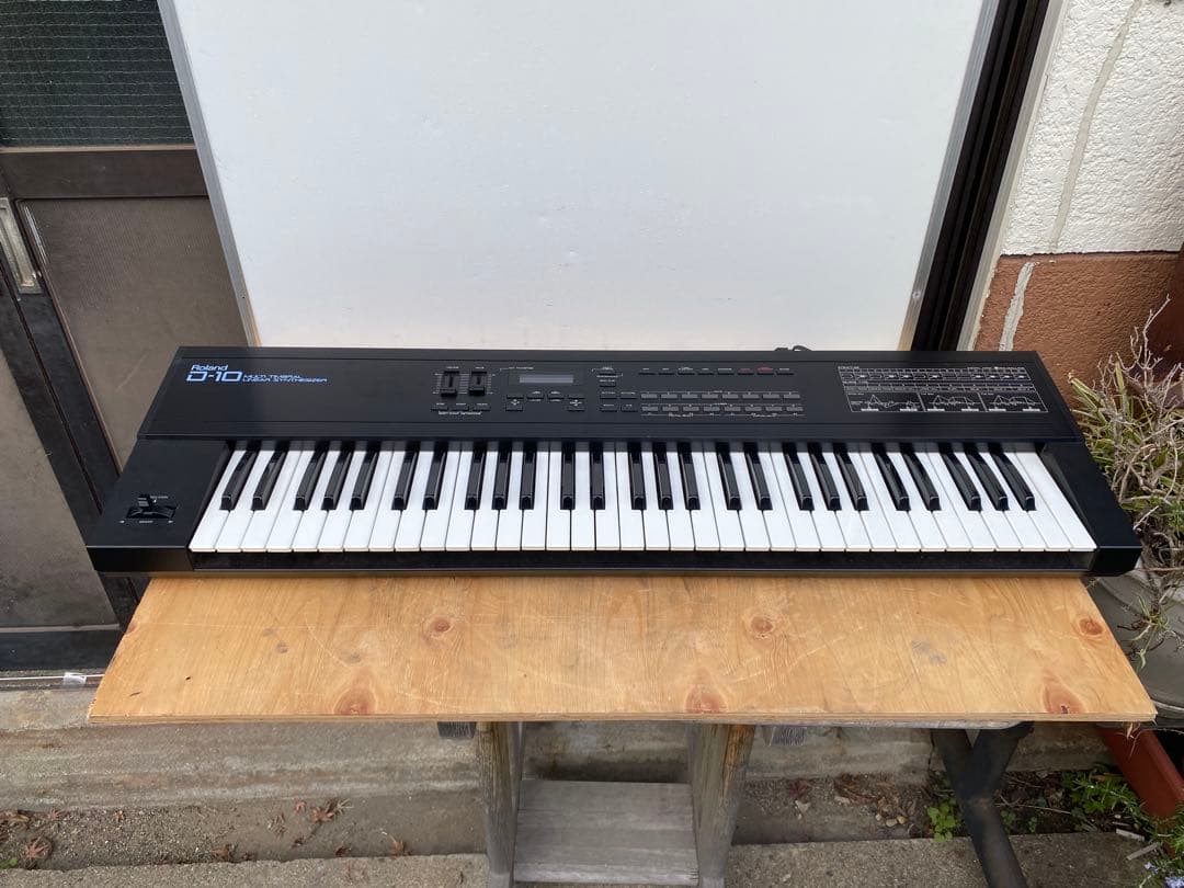 roland d-10 シンセサイザー　ソフトケース付き　中古品