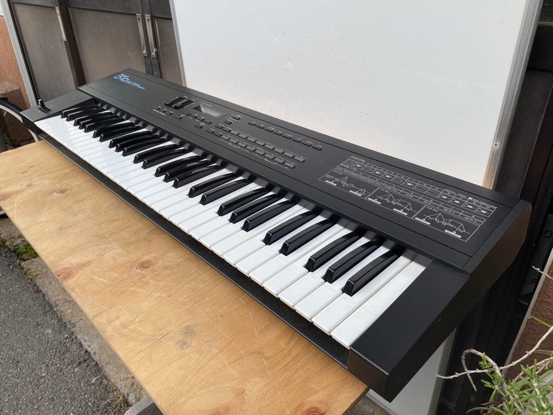 roland d-10 シンセサイザー　ソフトケース付き　中古品