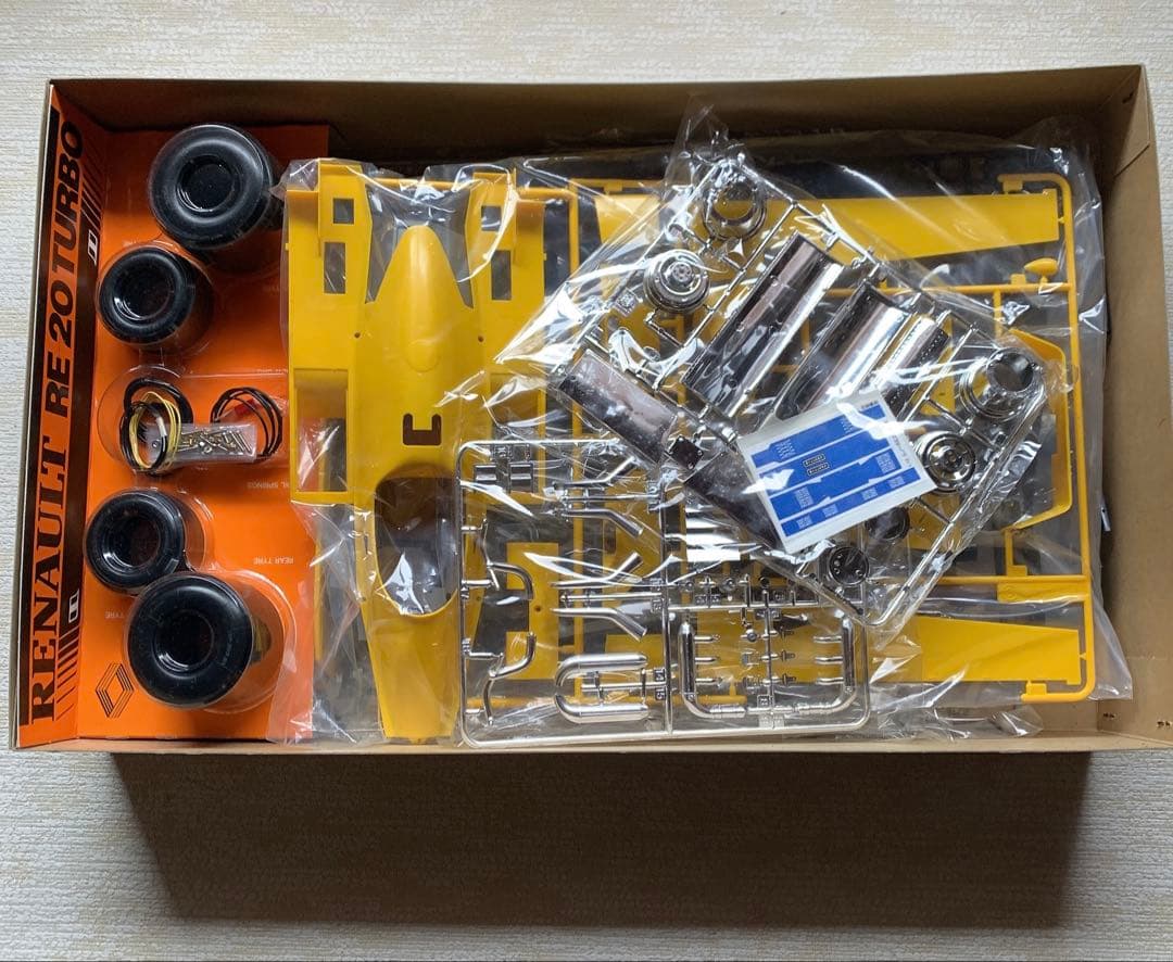 タミヤ 　1/12 　ルノーRE-20ターボ