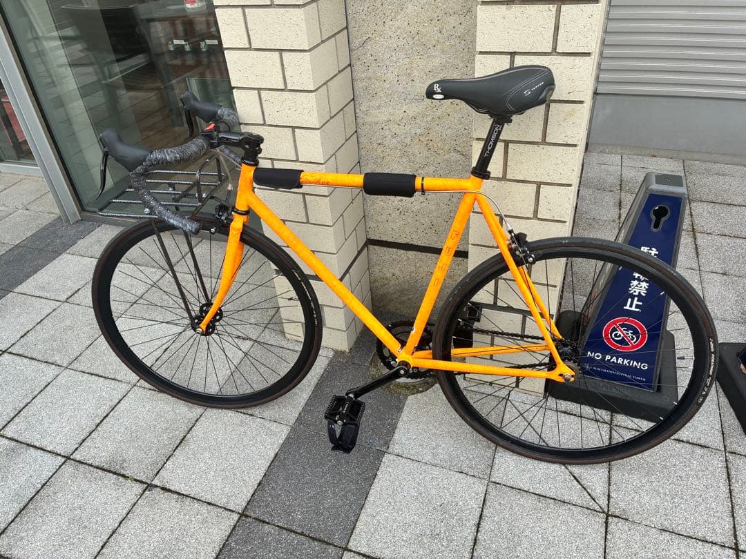 2025年モデルFUJI フェザーマッドオレンジ　カスタムピストバイク560mm