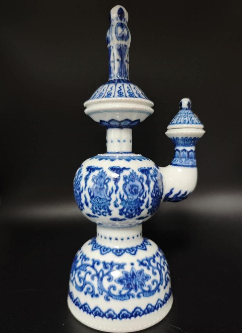 大清乾隆年製　染付青花唐草八宝紋瓶　チベット仏教用具　官窯物(E-19)