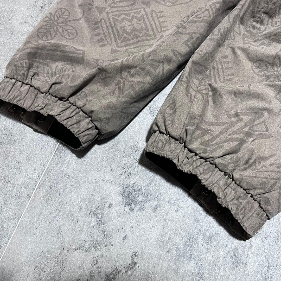 個性的　スキーウェア　上下　セットアップ　スノーウェア　総柄