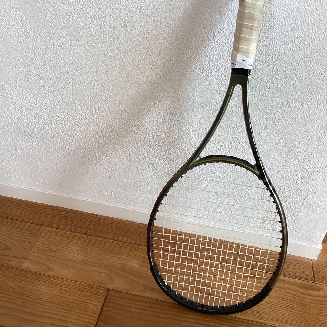 ウィルソンテニスラケット　BLADE V8