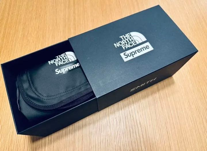 Supreme ✖️ Northface ✖️smith ゴーグル