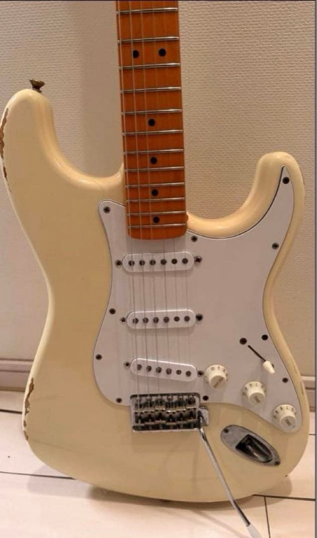 Fenderボディ・Squireネック ストラトキャスター ラージヘッド