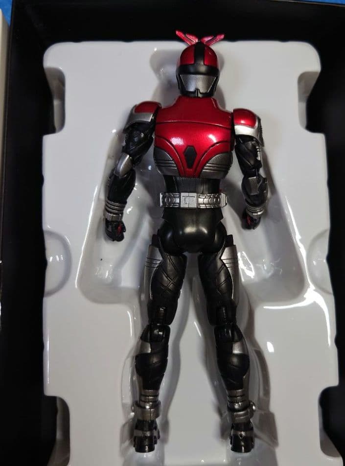 [中古]S.H.Figuarts 真骨彫製法 仮面ライダーカブト