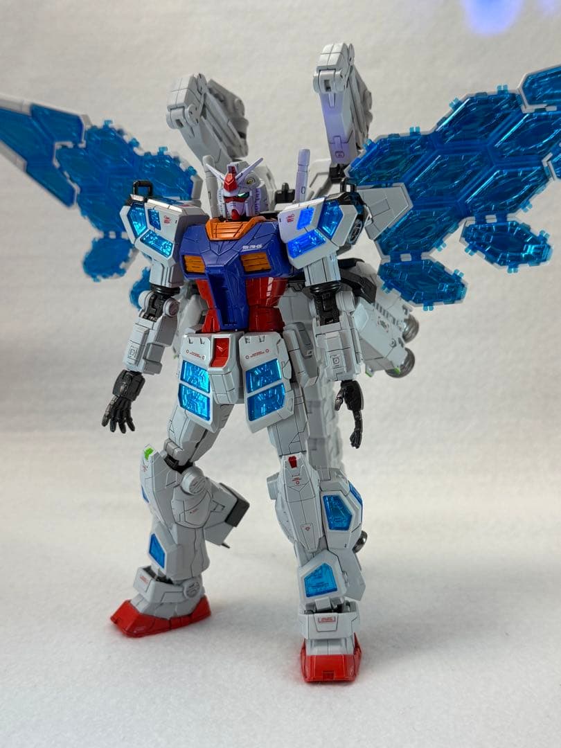 ガンプラ完成品　万博ガンダム全塗装完成品