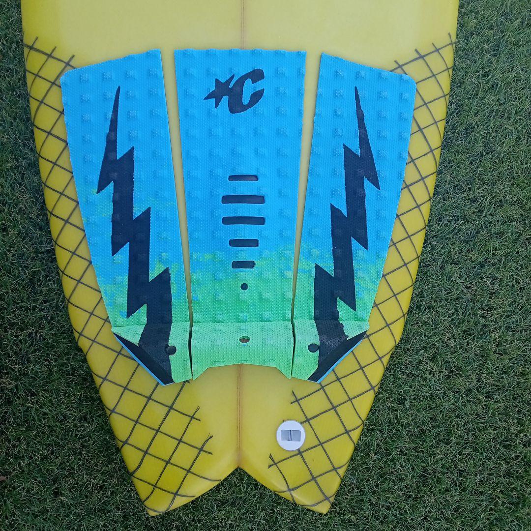 ジャンク　DHD ショートボード ツインフィン 5.8