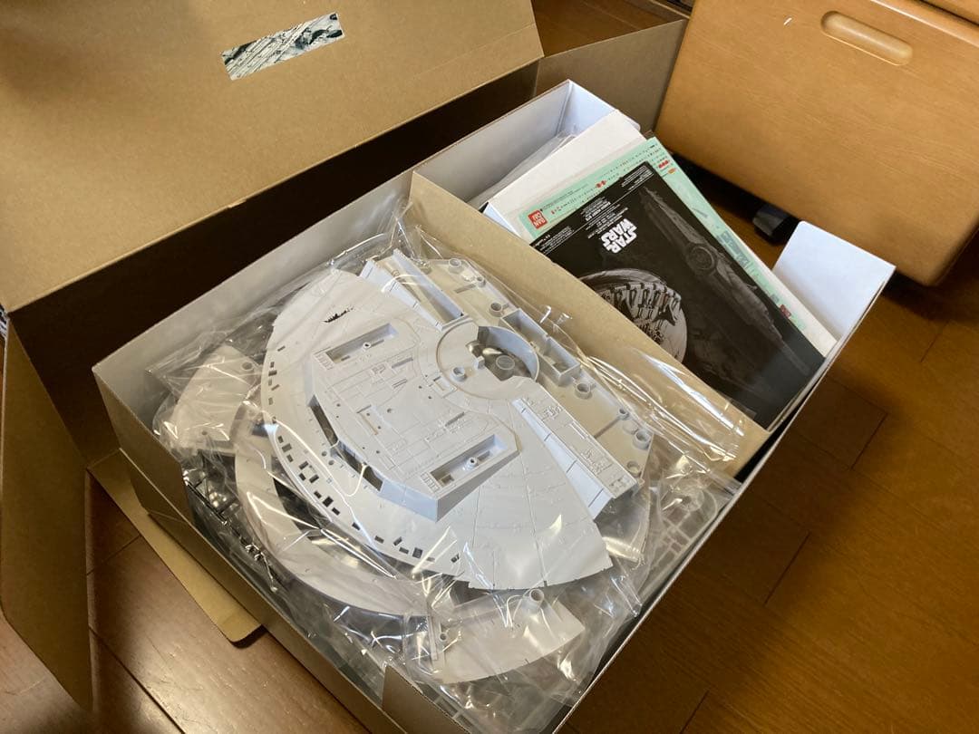 スターウォーズ PG 1/72 ミレニアムファルコン プラモデル