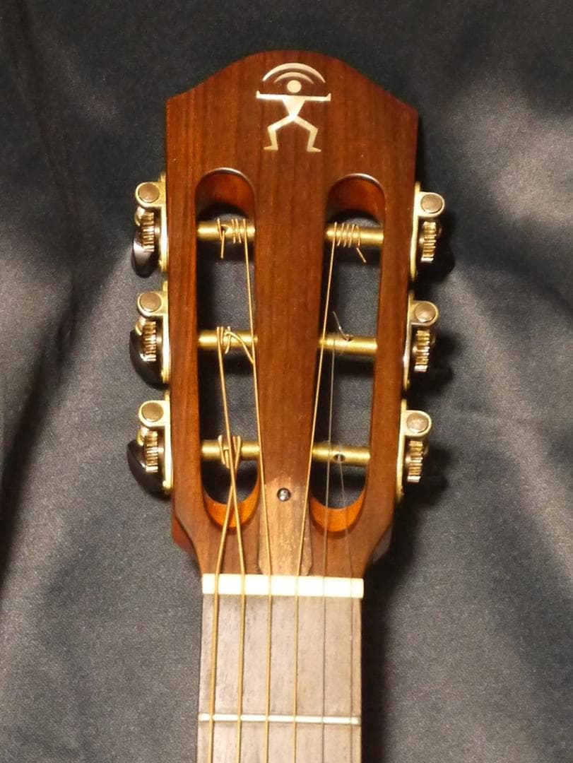 値下げです★極美品★anuenue 上位機種 ★MV114　PU・ケース付き