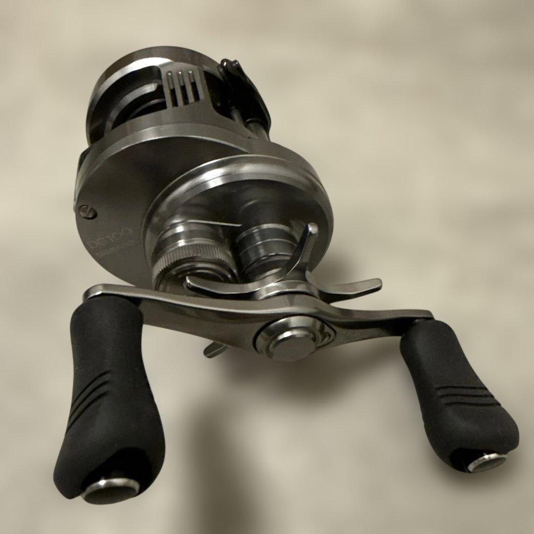 シマノ 20 カルカッタ コンクエストDC 100